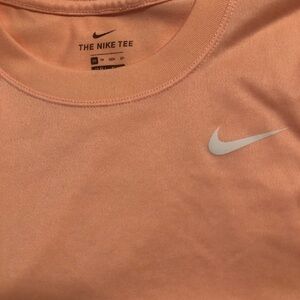 Nike Women’s Tee Peach Size XS Like New